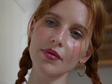 girl
        ellaa91 cam image #4634401