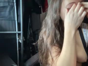 girl
        ivylevi cam image #3558571