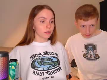 couple
        julsweet cam image #4436358