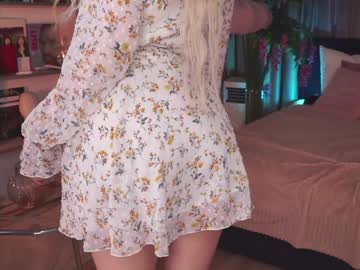 girl
        _icecrystal cam image #5093797
