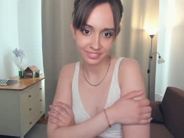 girl
        sun_mylove cam image #1575370