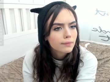 girl
        connieambes cam image #2593008