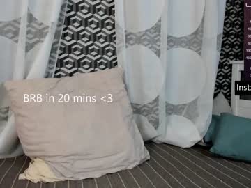 couple
        vivianperri cam image #361845