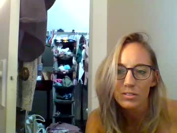 girl
        parkerriley1469 cam image #2366517