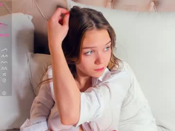 girl
        lesi_weis cam image #3219474