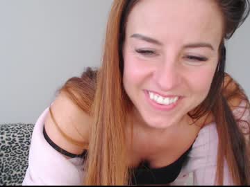 girl
        emerald_kittycat cam image #778279