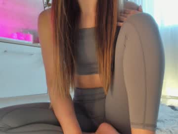 girl
        meryfoxxx cam image #4224624