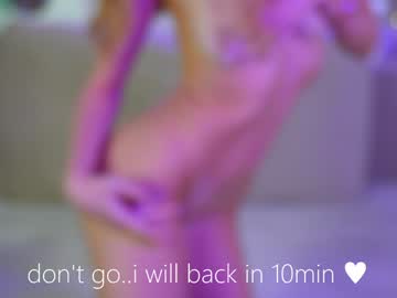 girl
        alexandra_demore cam image #5414294