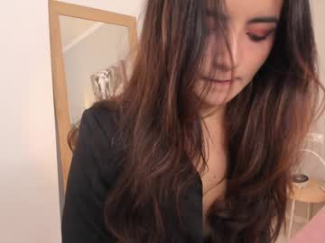 girl
        raychell_black cam image #7007732