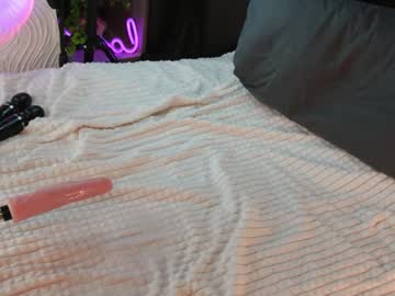 girl
        wetwhims cam image #5746873