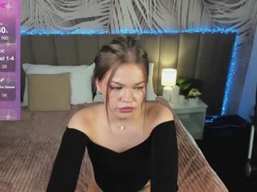 girl
        mia_zion cam image #4979684