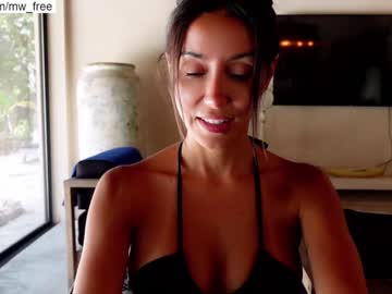 girl
        miiiawallace cam image #1404601