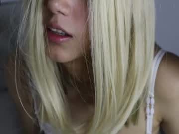 girl
        wendy_daniela cam image #2425607
