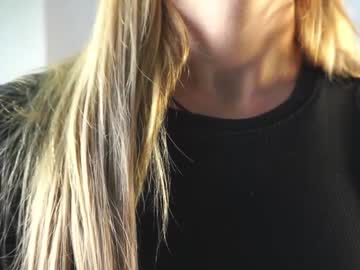 girl
        pollycilley cam image #4893119