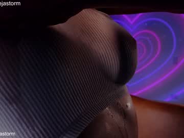 girl
        alejastorm cam image #40919
