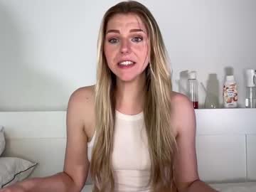 girl Cam Girls Get Busy With Their Dildos With No Shame with jennlovex