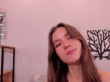 girl
        odiliaedge cam image #6743759