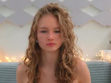 girl
        alexandra_demore cam image #6118516
