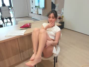 girl
        daily_love cam image #3297295