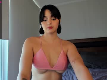 girl
        yourfreakygirl cam image #247840