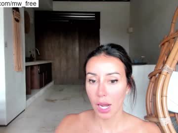 girl
        miiiawallace cam image #1210268