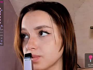 girl
        darling_kira cam image #115057