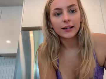 girl
        summerlovingg cam image #4601422