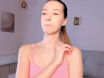 girl
        sunnmoonn cam image #6259136