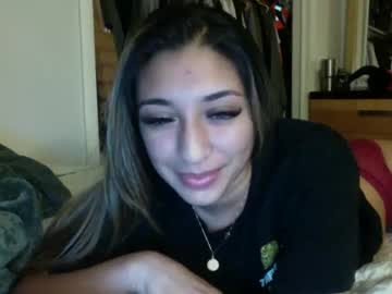 girl
        kristy_barrios cam image #1875136