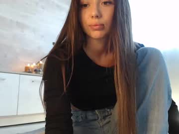 girl
        meryfoxxx cam image #2645047