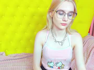 girl
        nanni_niss cam image #978606
