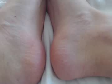 girl
        emilia98xxx cam image #2463286
