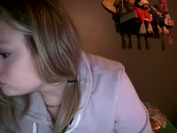 girl
        freakyfay18 cam image #5423046