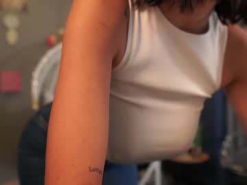girl
        letiziafulkers1 cam image #1332109