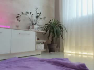 girl
        meryfoxxx cam image #1616983