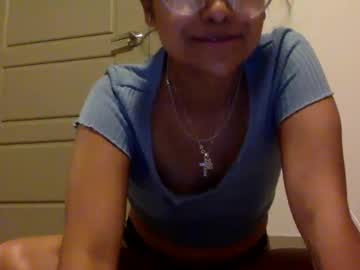 girl
        rleah832 cam image #4869940