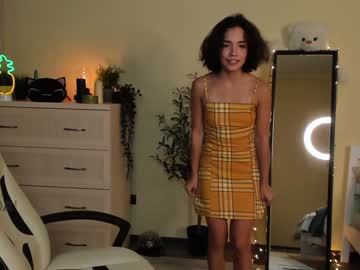 girl
        ella_flar_ cam image #2421