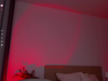 girl
        lumoore cam image #6182004