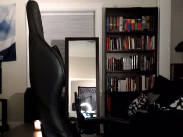girl
        runacrow cam image #1968251
