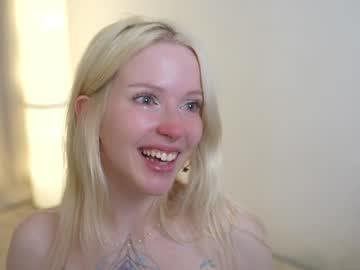 girl
        my_stella cam image #5679163