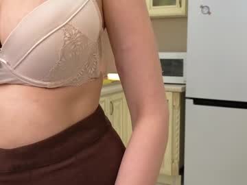 girl
        sweett_aura cam image #4766352