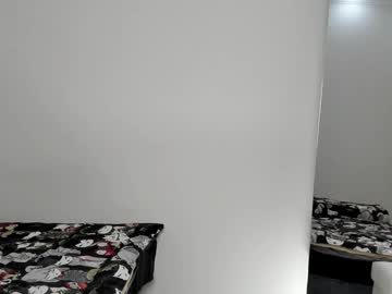 girl
        hi_popsy cam image #6597352