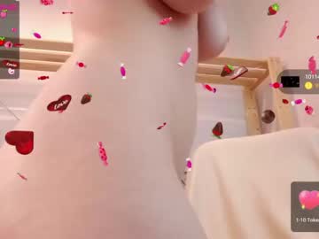 girl
        mila_kimm cam image #1162456