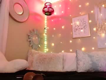girl
        milf_lacey cam image #1773907
