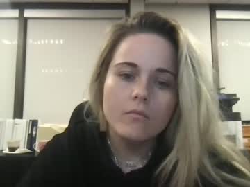girl
        samanthafever cam image #2464994