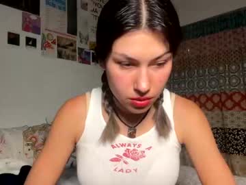 girl
        elodiebabyy cam image #1436378