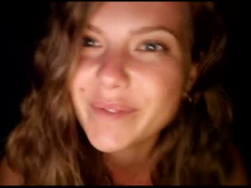 girl
        kosmickate cam image #227962