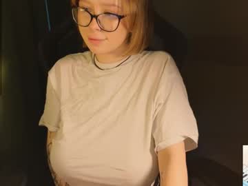 girl
        jokerbatman69 cam image #6180325