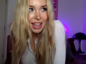 girl
        tillytasty cam image #1076491