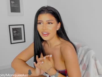 girl
        moniqueeass cam image #1692440